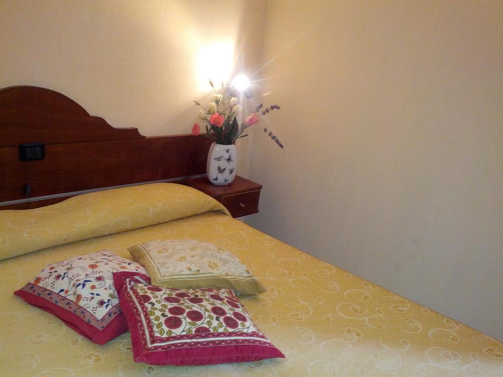 Hotel Il Malandrone โรซิญญาโน มาริตตีโม ห้อง รูปภาพ